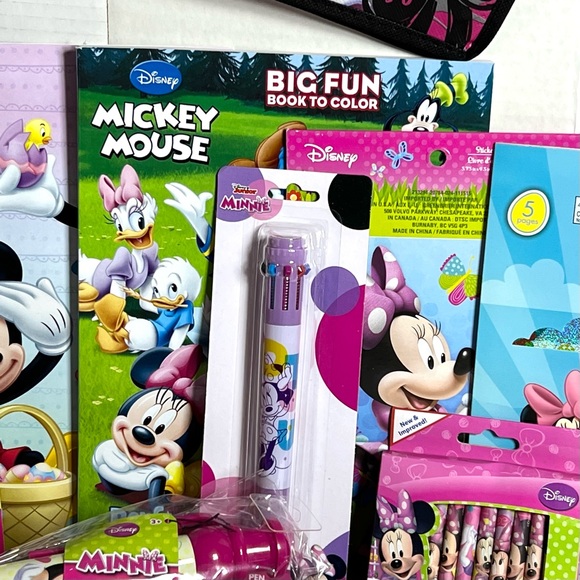 DISNEY’S MINNIE MOUSE AND FRIENDS GIFT SET - Picture 2 of 16